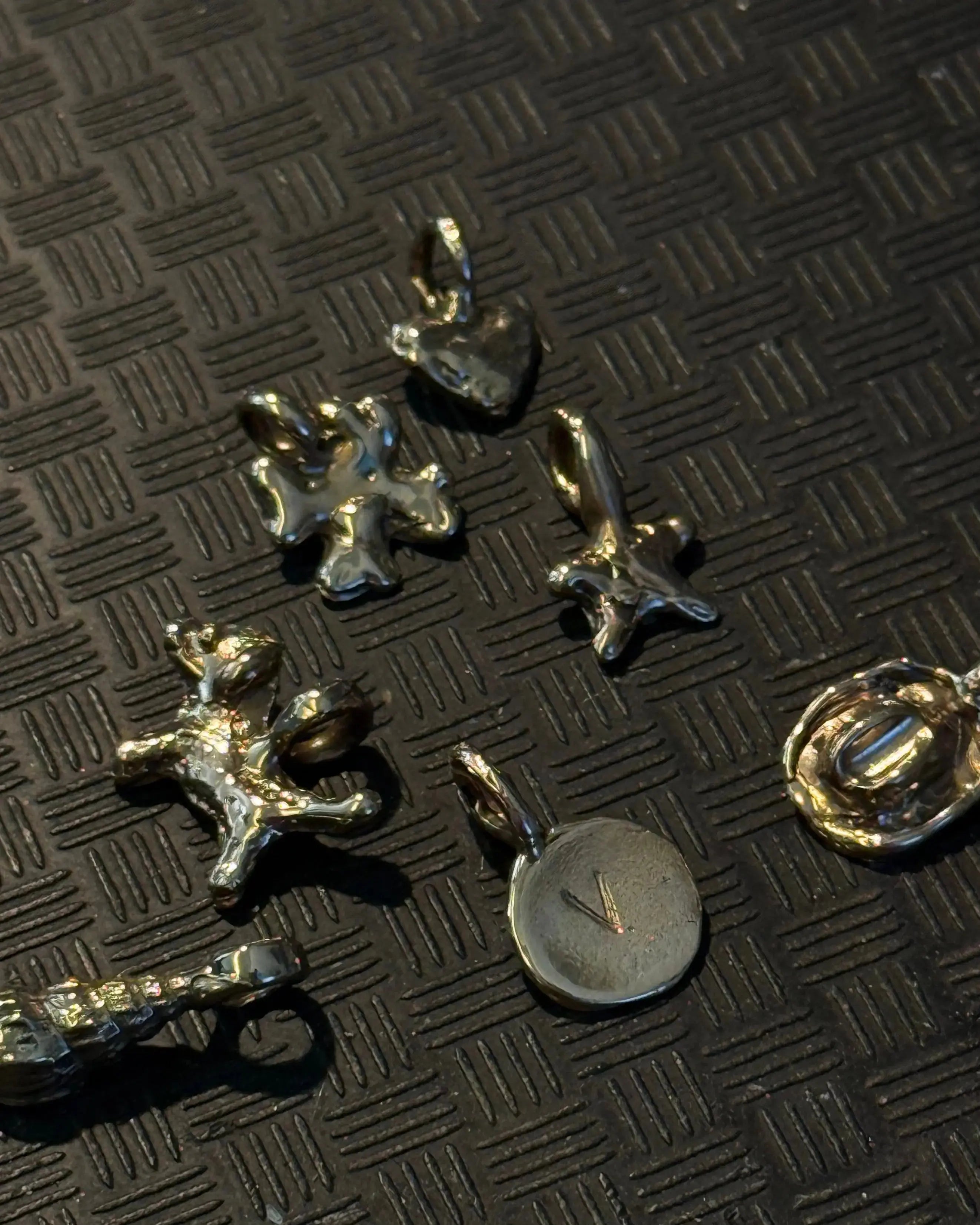 Best gold charm bracelet for women: Your 2026 Buying Guide CharityGoodz