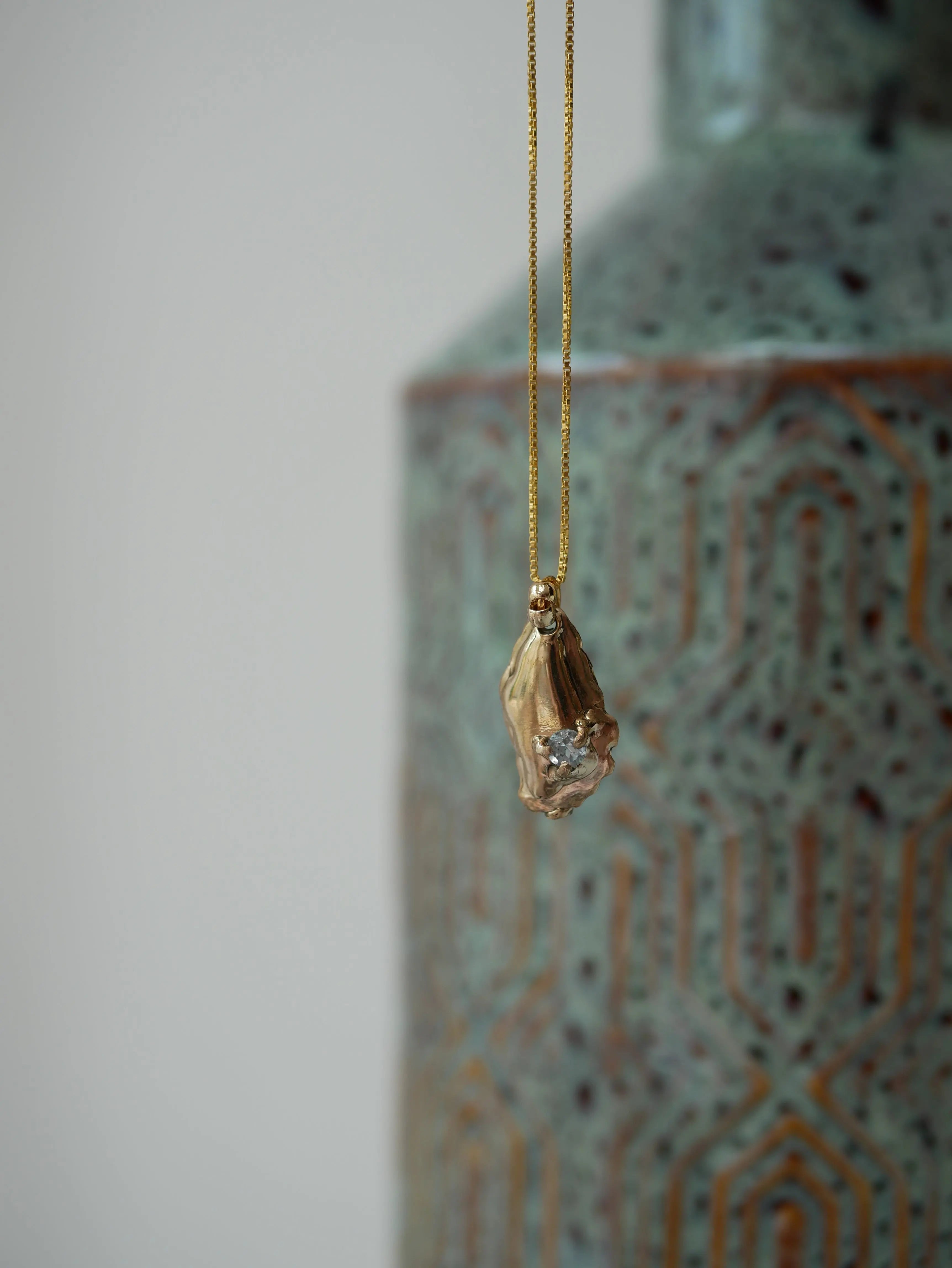 Oyster necklace 02 CharityGoodz