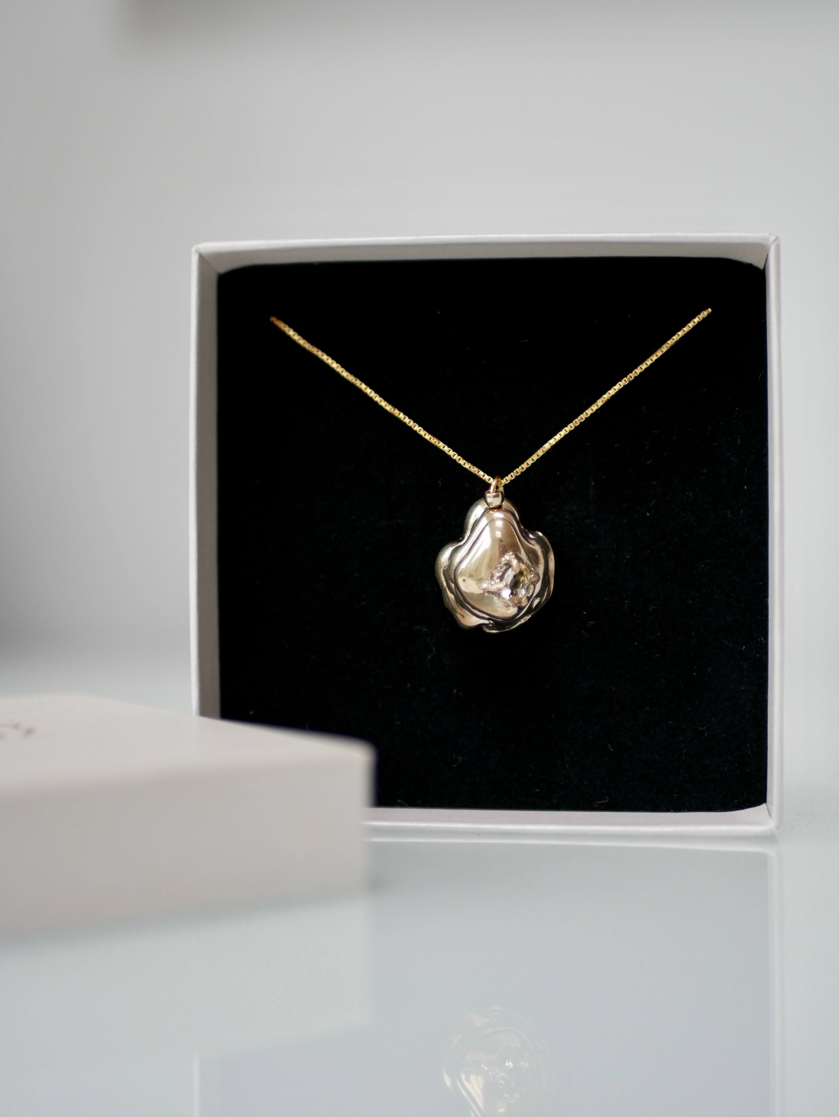 Oyster necklace 03