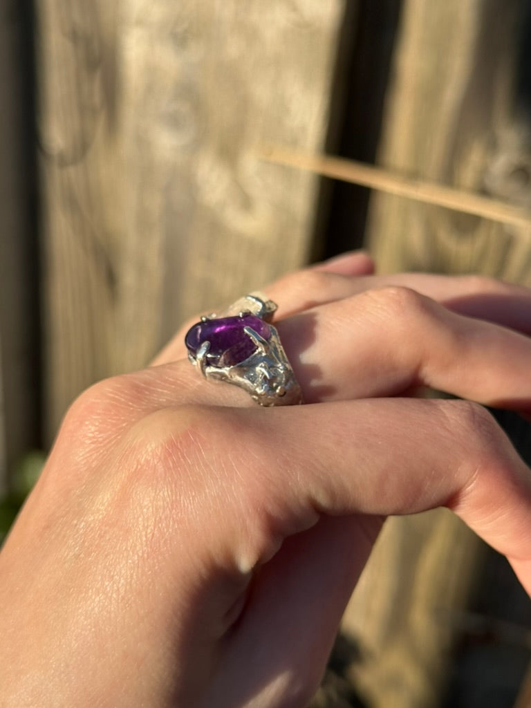 Alien ring